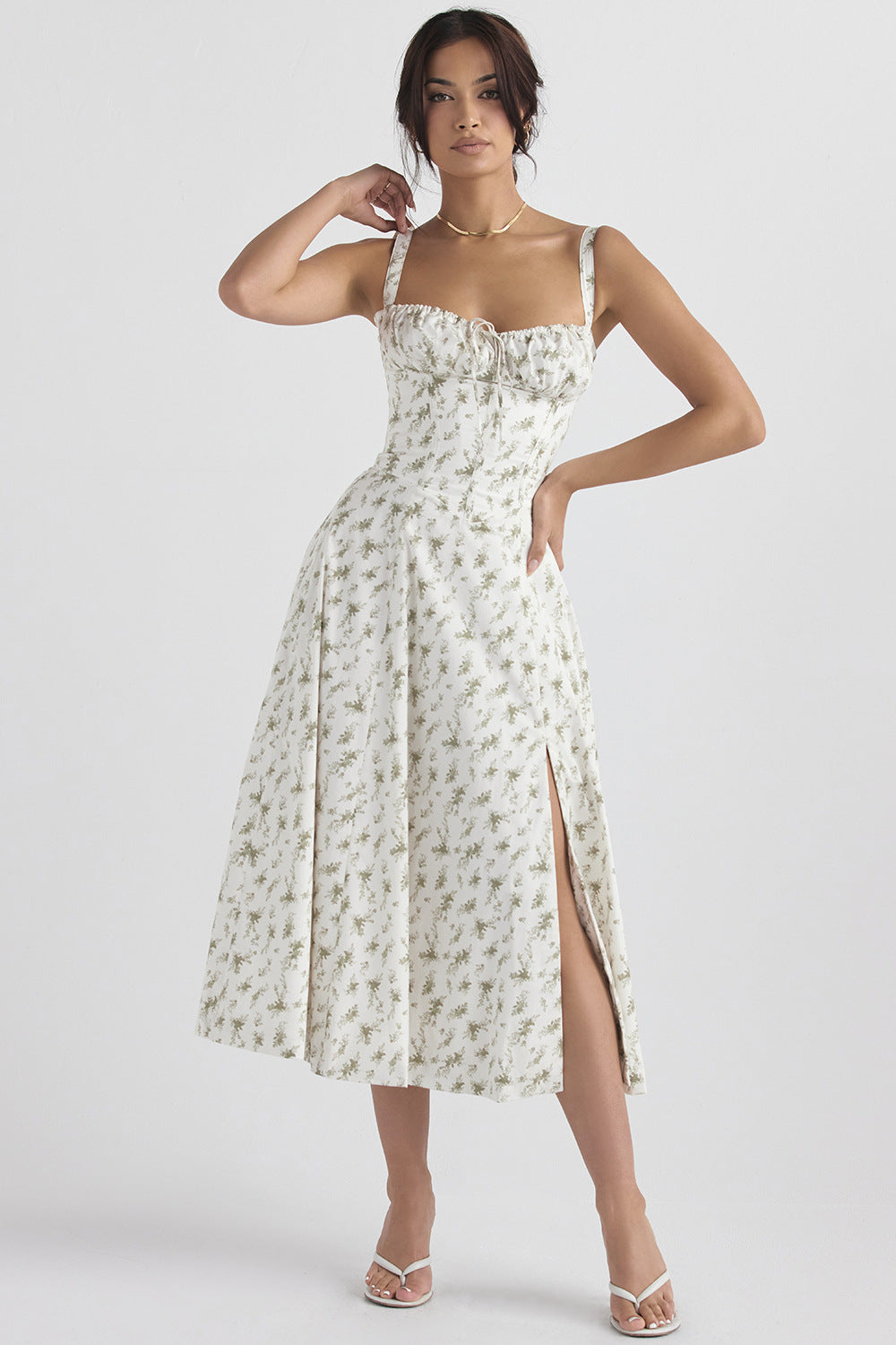 Damenkleid mit Blumenmuster und verstellbaren Trägern | Ideal für den Sommer