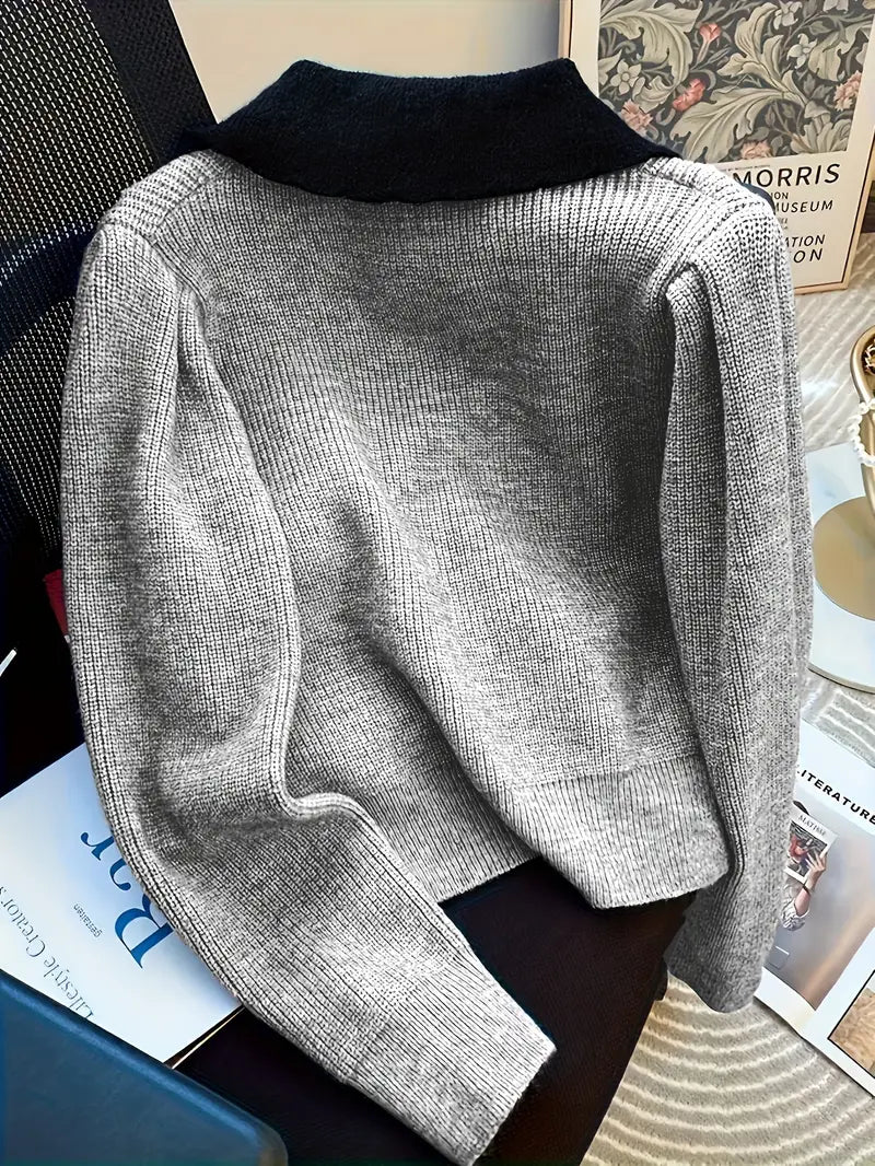 Reign - Strickjacke mit kontrastierendem Kragen und Knopfverschluss