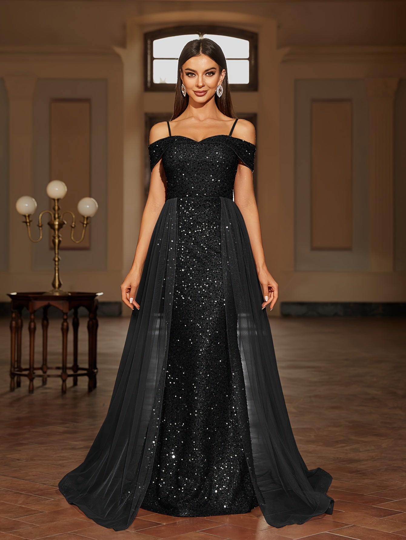 Langes Abendkleid mit taillierter Passform und fließendem Rock | Ideal für Frühling und Sommer