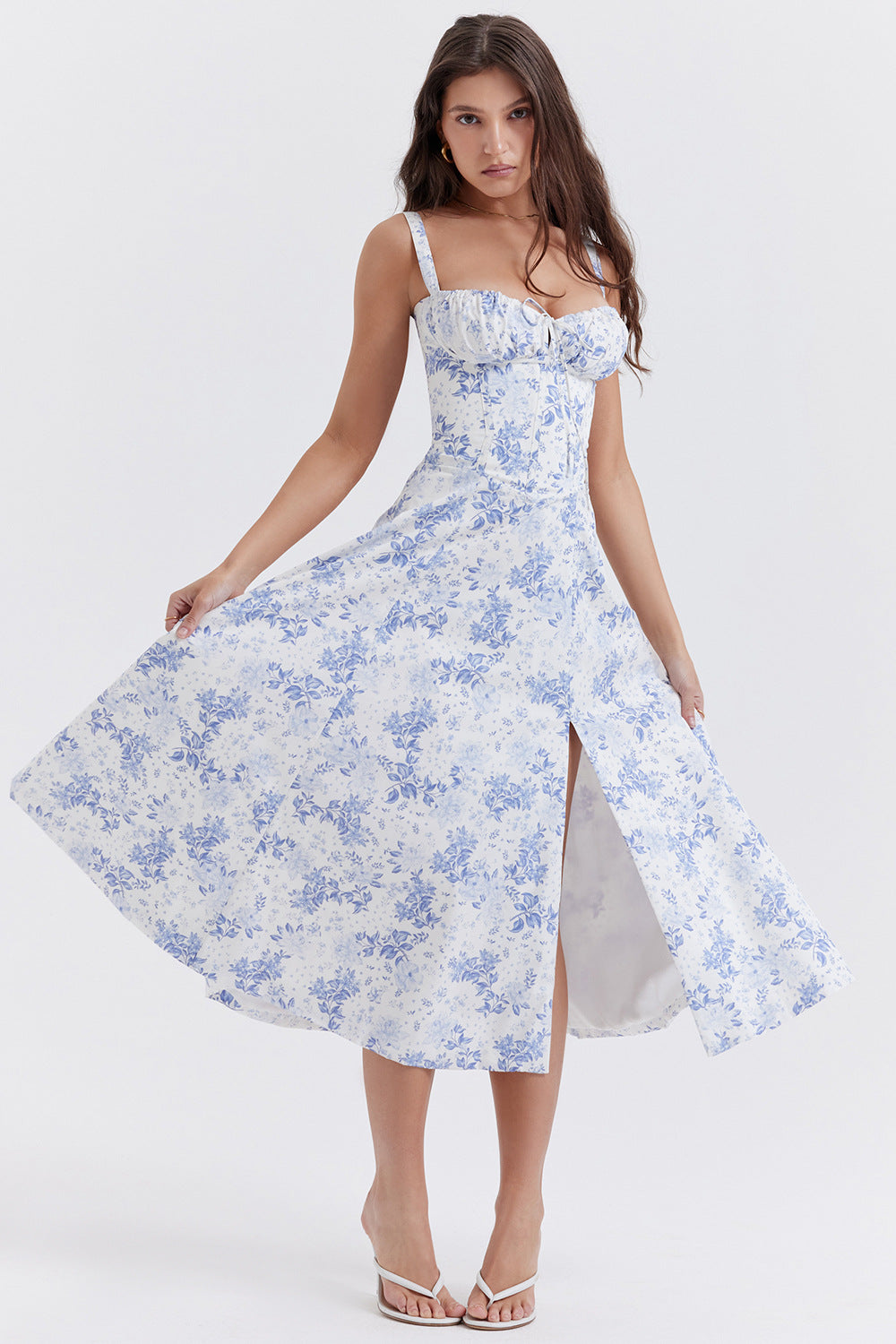 Damenkleid mit Blumenmuster und verstellbaren Trägern | Ideal für den Sommer