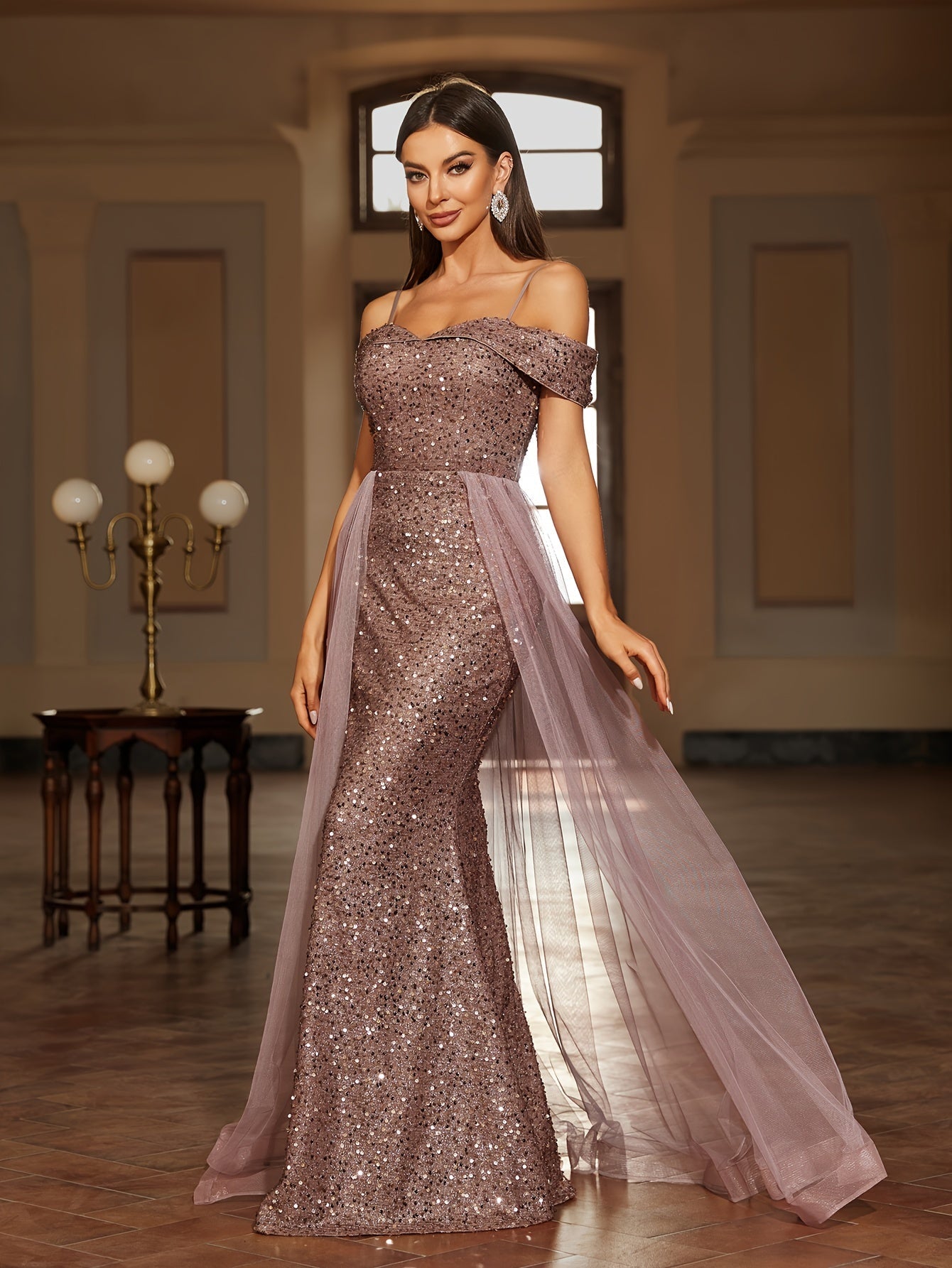Langes Abendkleid mit taillierter Passform und fließendem Rock | Ideal für Frühling und Sommer