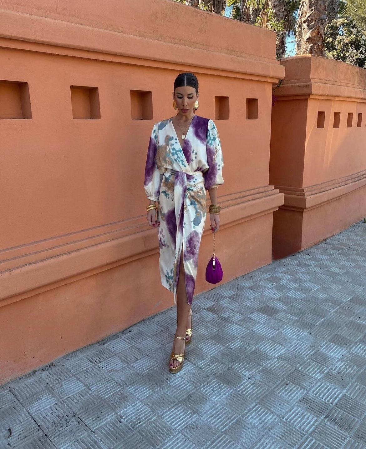 Elegantes Kleid mit V-Ausschnitt und tailliertem Schnitt | Ideal für den Sommer