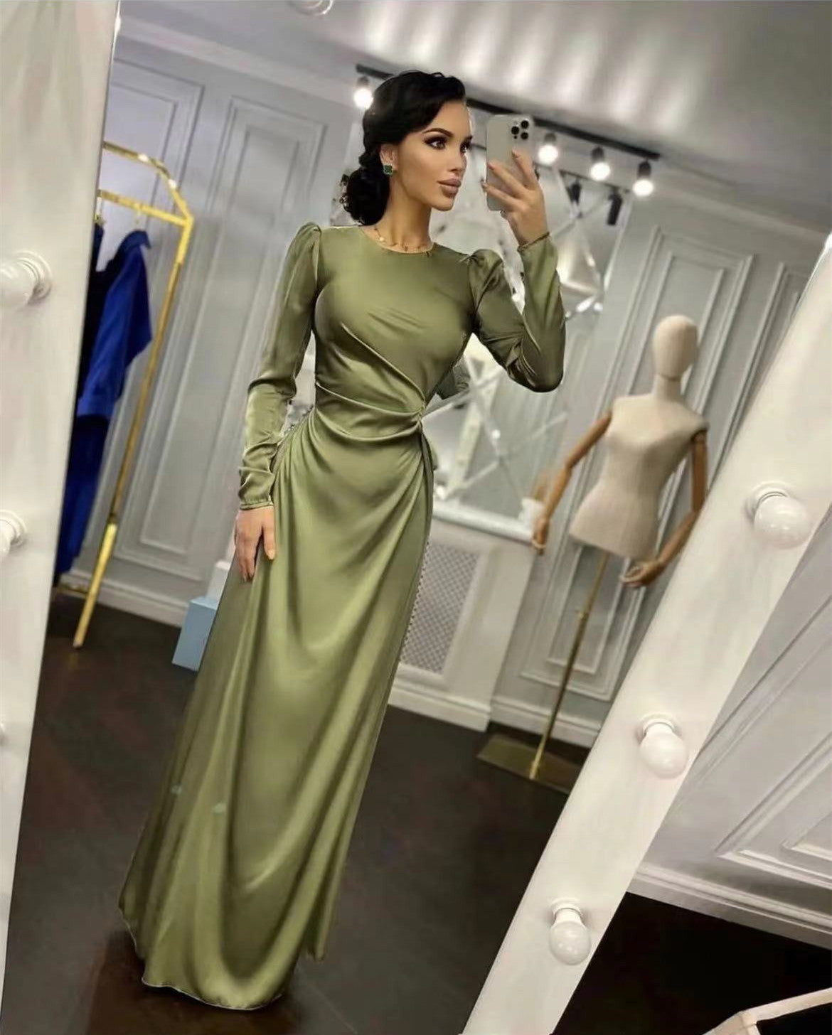 Tailliertes Kleid mit unregelmäßigem Saum – Ideal für Frühling und Sommer