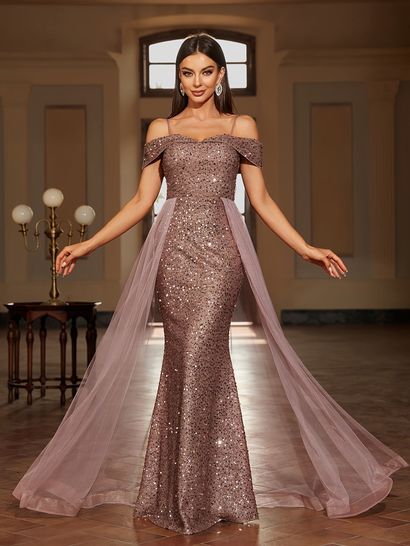 Langes Abendkleid mit taillierter Passform und fließendem Rock | Ideal für Frühling und Sommer