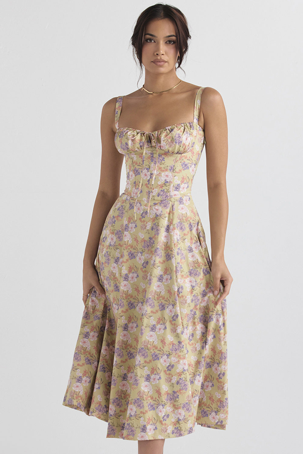 Damenkleid mit Blumenmuster und verstellbaren Trägern | Ideal für den Sommer