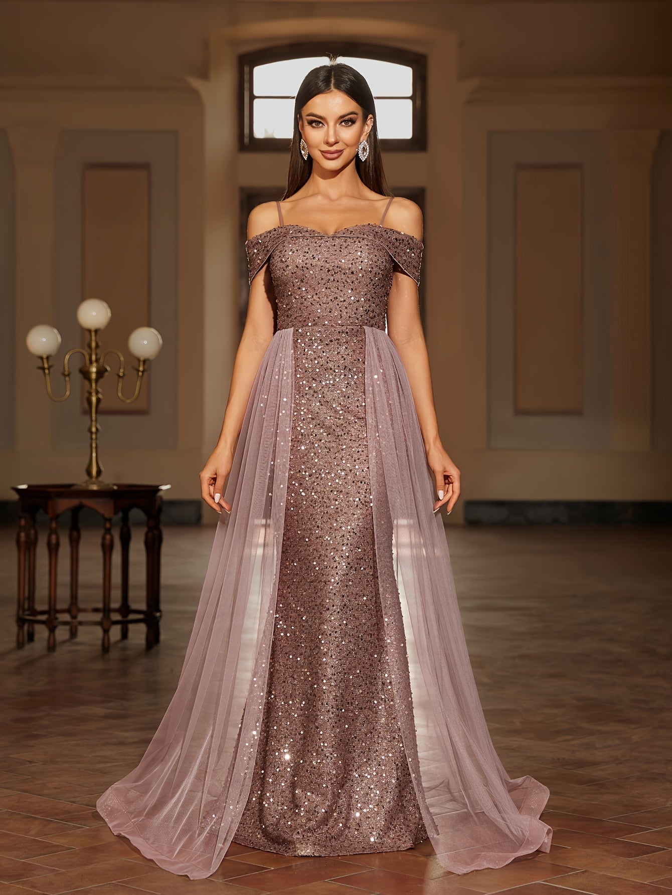 Langes Abendkleid mit taillierter Passform und fließendem Rock | Ideal für Frühling und Sommer