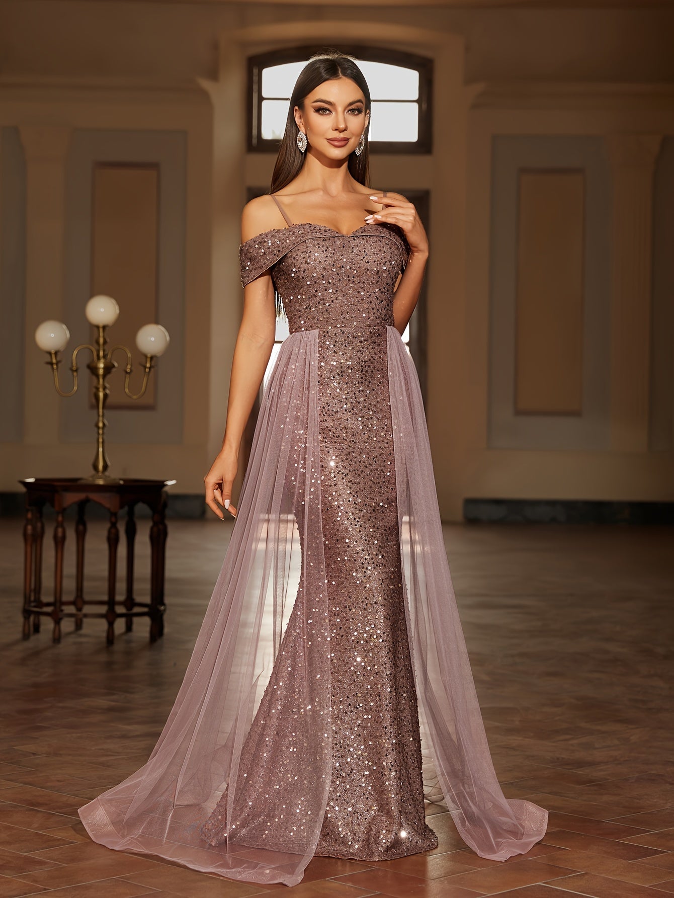 Langes Abendkleid mit taillierter Passform und fließendem Rock | Ideal für Frühling und Sommer