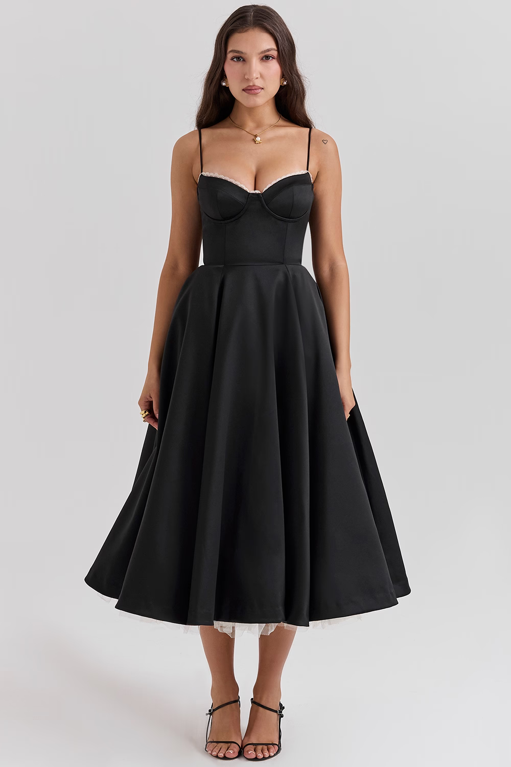 Midi-Kleid mit lockerem Schnitt aus hochwertigem Stoff | Ideal für den Sommer