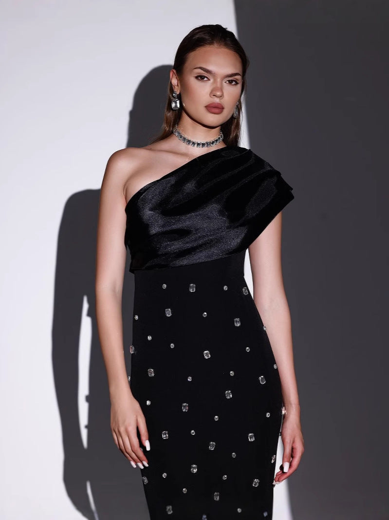 Off-Shoulder Abendkleid mit langen Ärmeln | Ideal für Herbst und Winter
