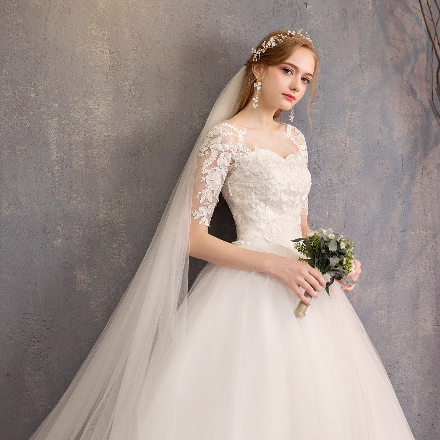 Spitzen-Hochzeitskleid mit Mittellangen Ärmeln und Plus-Größen I Ideal für alle Jahreszeiten