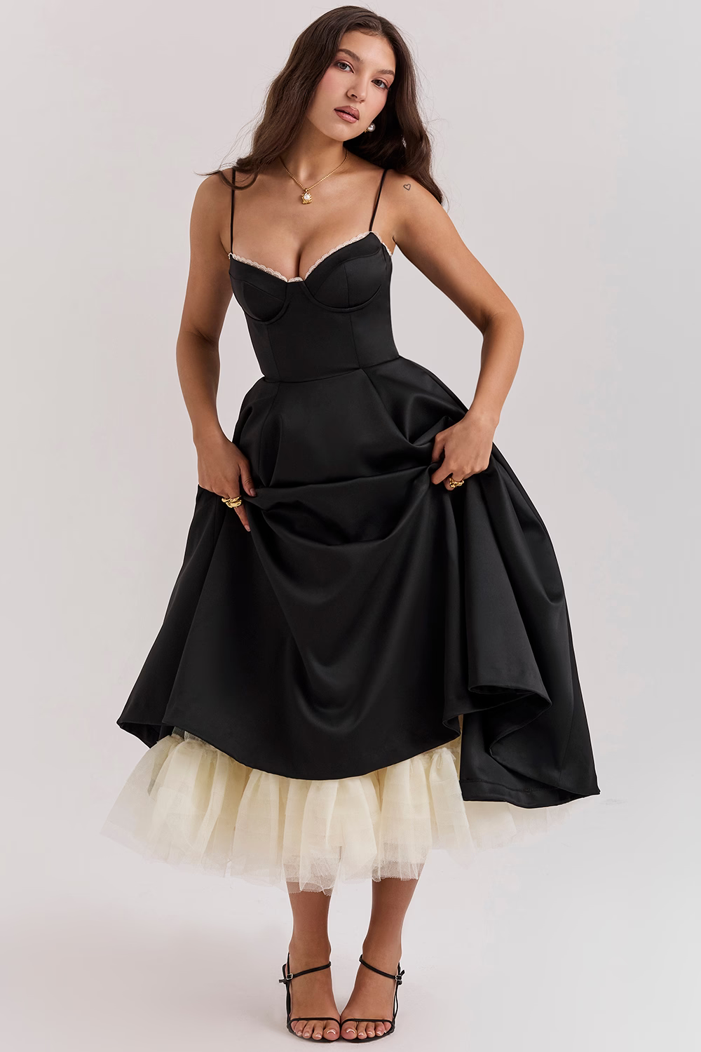 Midi-Kleid mit lockerem Schnitt aus hochwertigem Stoff | Ideal für den Sommer