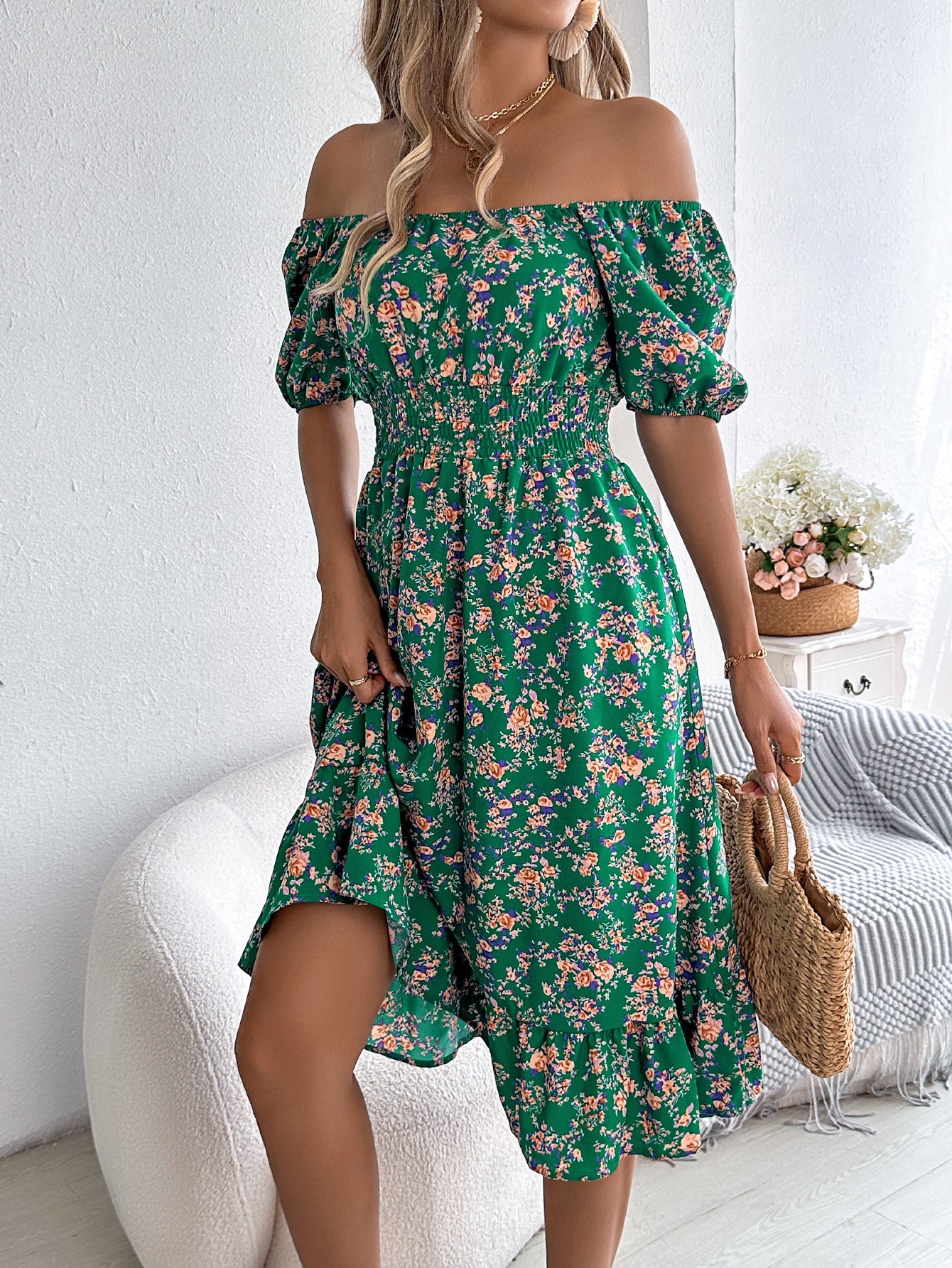 Geblümtes Kleid mit eckigem Ausschnitt, Rüschen und hoher Taille | Ideal für den Sommer