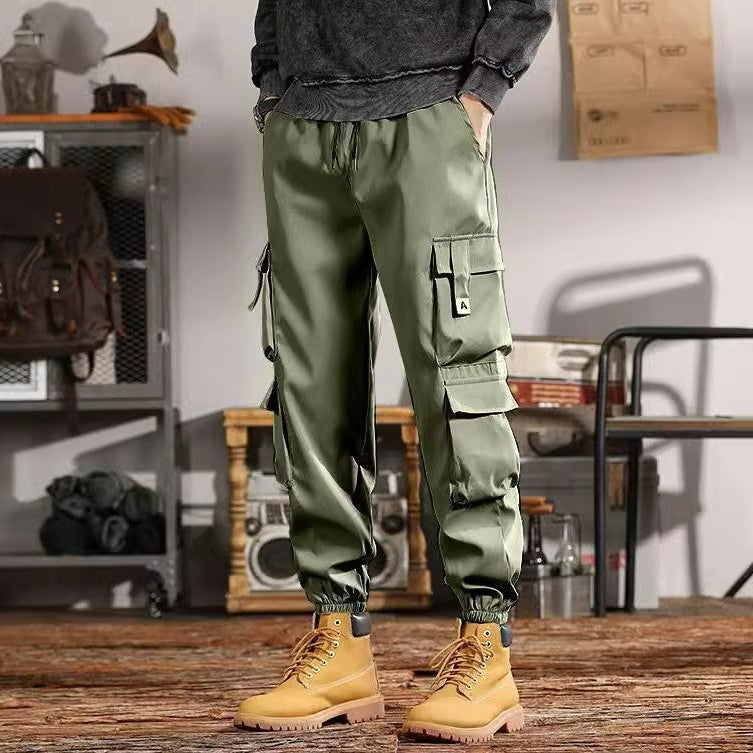 Herrenweite Latzhose mit Knöchelbündchen und Kordelzug – Ideal für alle Jahreszeiten