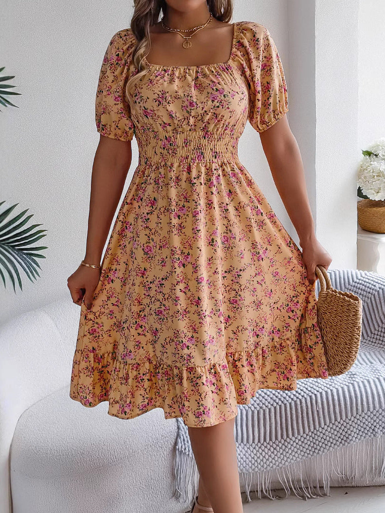 Geblümtes Kleid mit eckigem Ausschnitt, Rüschen und hoher Taille | Ideal für den Sommer