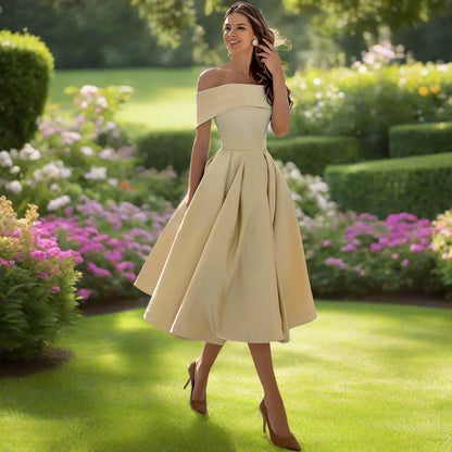 Strapless Satin Midi Kleid mit Fließendem Schnitt | Ideal für den Sommer