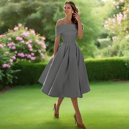 Strapless Satin Midi Kleid mit Fließendem Schnitt | Ideal für den Sommer