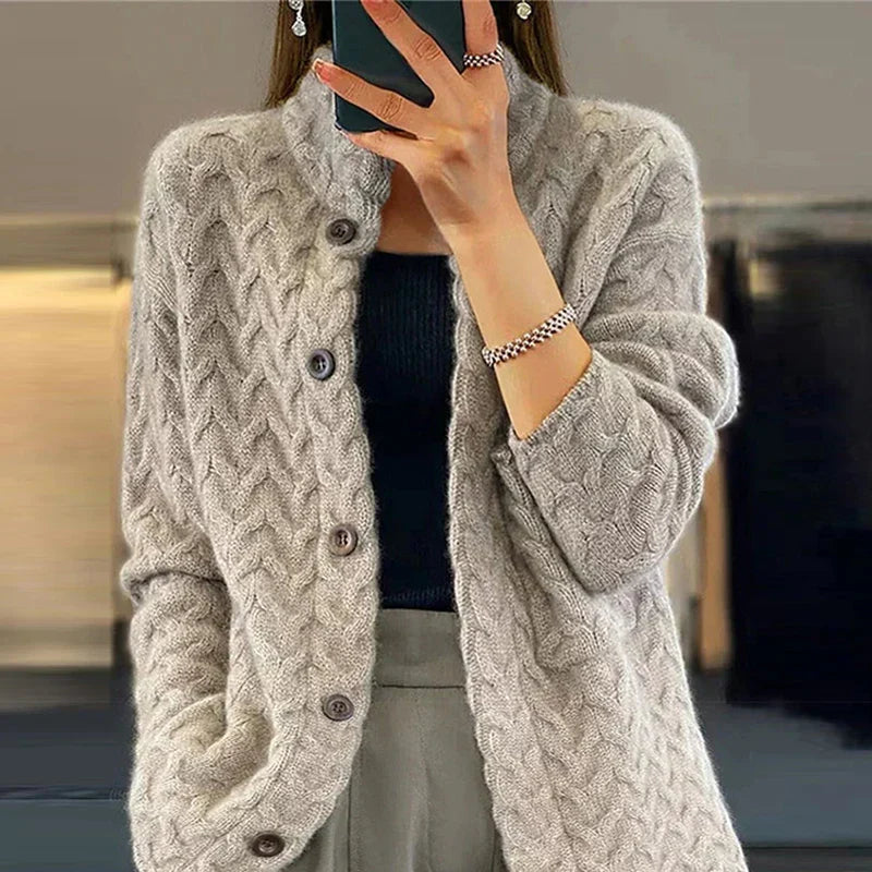 Eleganter Strick-Cardigan Wärmender Begleiter für Herbst & Winter