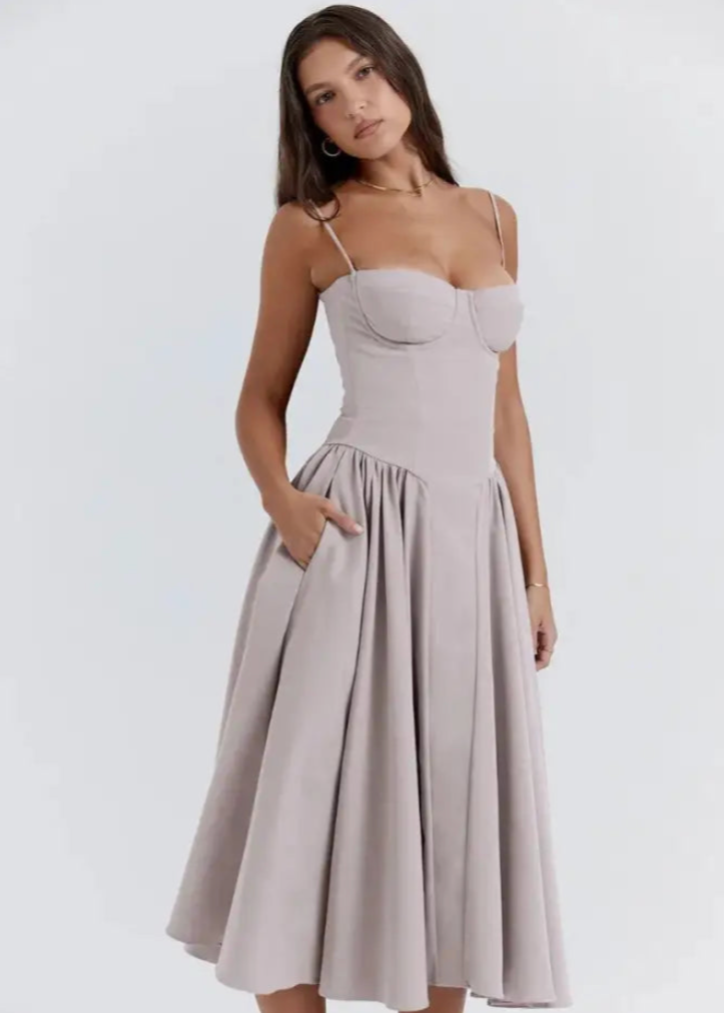 Schulterfreies Midikleid mit fließendem Stoff | Perfekt für Frühling & Sommer