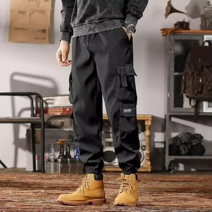Herrenweite Latzhose mit Knöchelbündchen und Kordelzug – Ideal für alle Jahreszeiten
