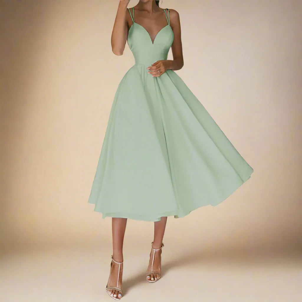 Ärmelloses V-Ausschnitt-Kleid mit feinen Trägern | Ideal für den Sommer