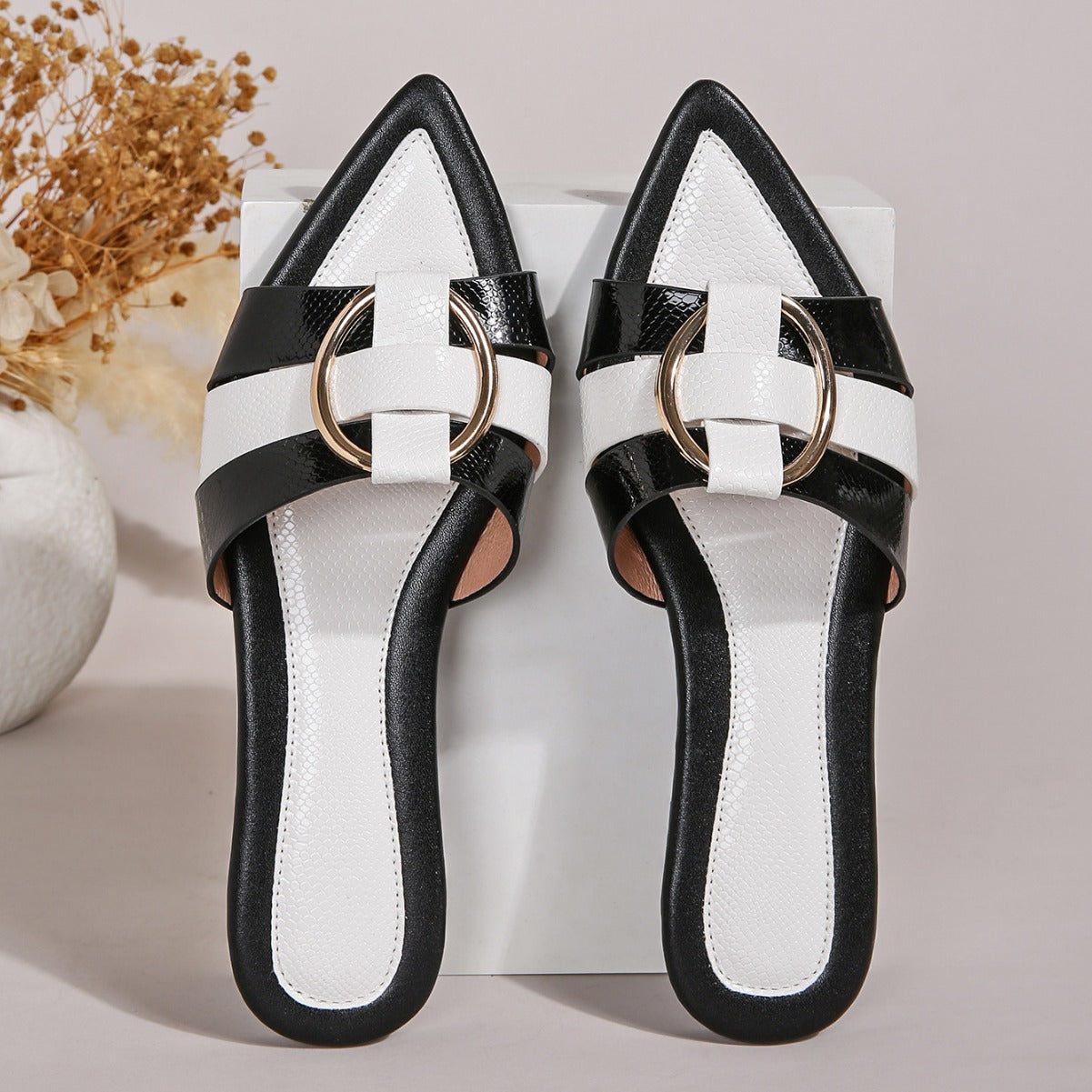 Damen PU-Leder Flache Hausschuhe mit Offenem Zehendesign | Ideal für den Sommer