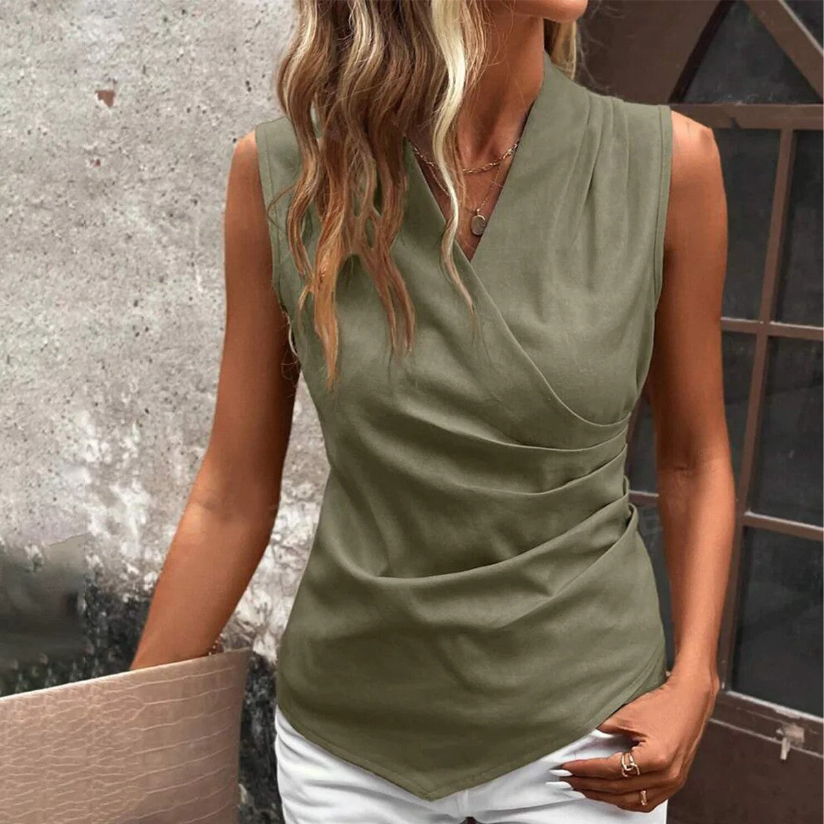 Dorraine - Sleeveless, single-colored basic top