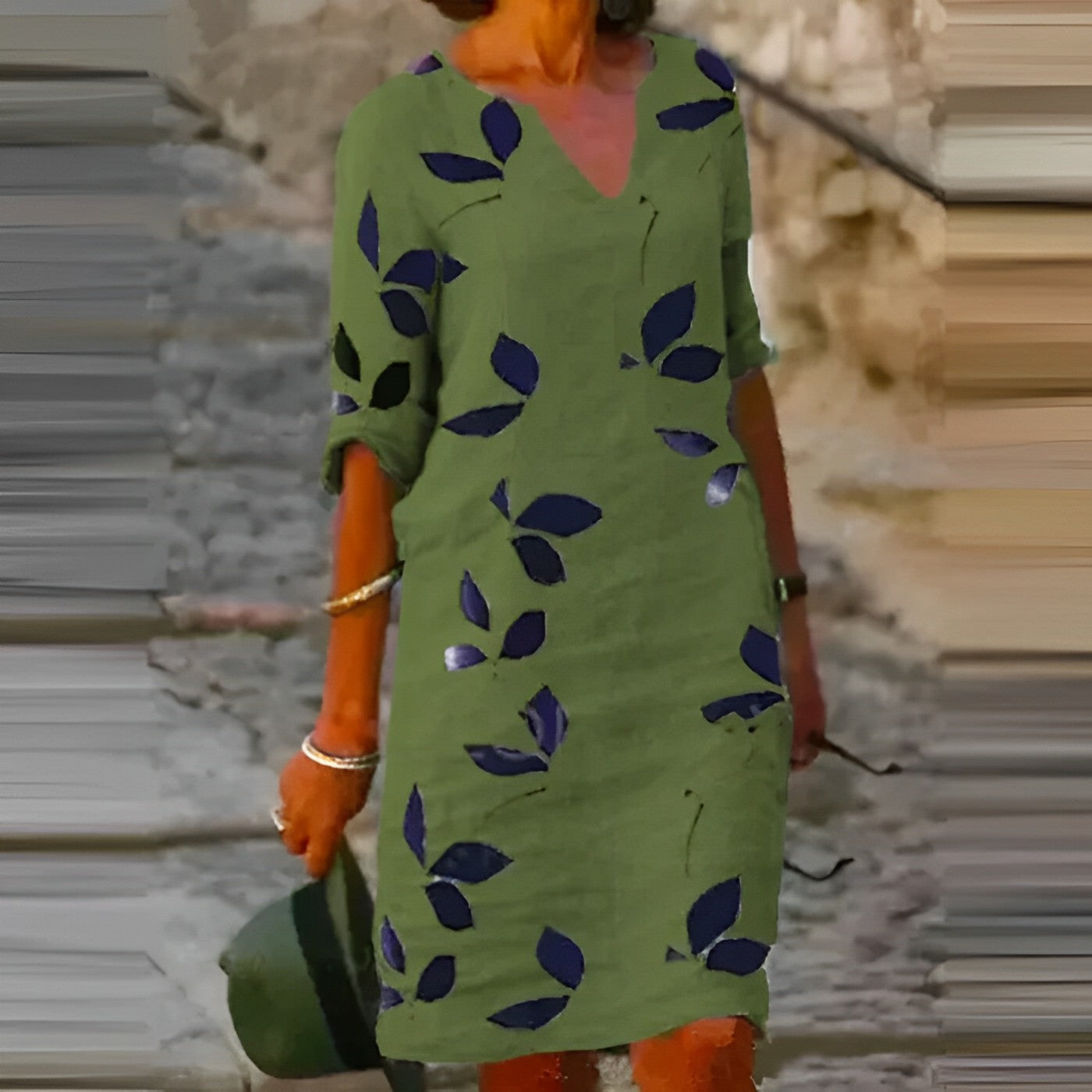 Sommerkleid mit Blätterdruck und fließender Silhouette | Ideal für den Sommer