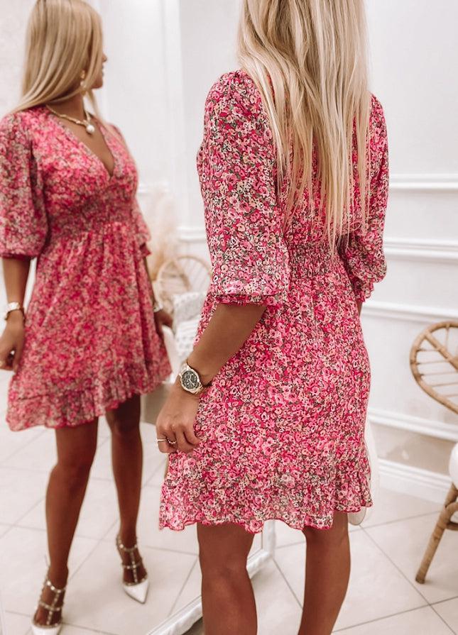 Kleines Florales Rüschen-Minikleid mit Smok-Detail | Ideal für den Sommer