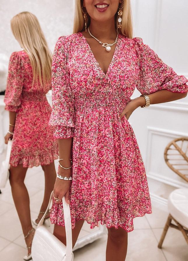 Kleines Florales Rüschen-Minikleid mit Smok-Detail | Ideal für den Sommer