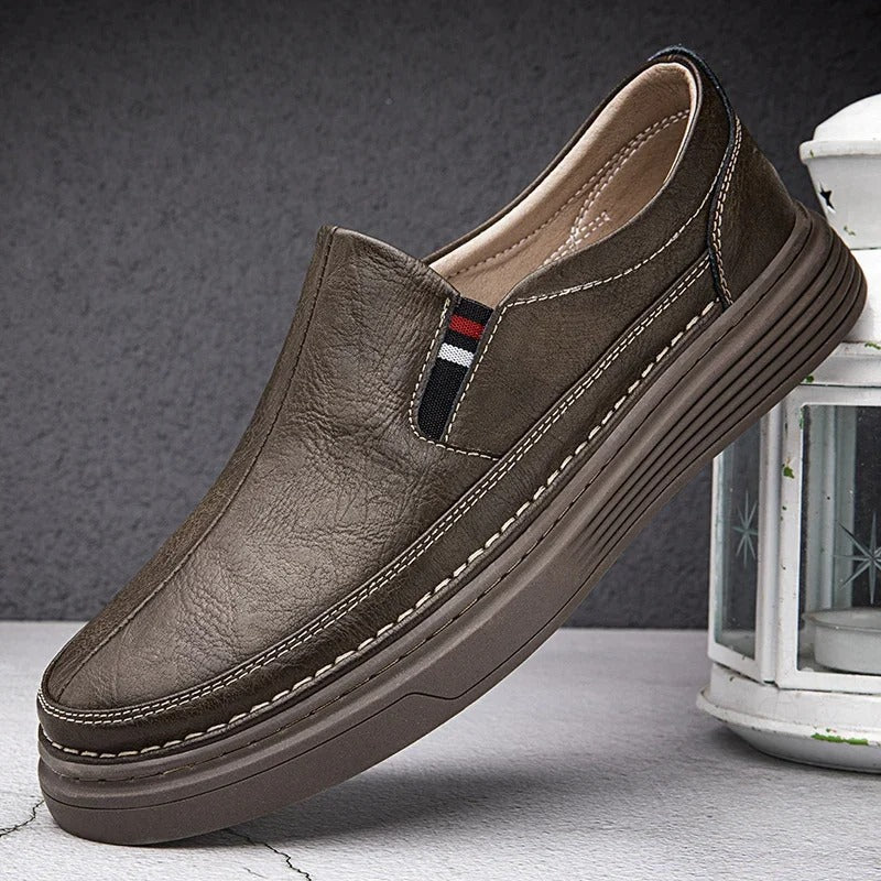 Hochwertige Leder Slipper für Herren – Ideal für Frühling & Herbst