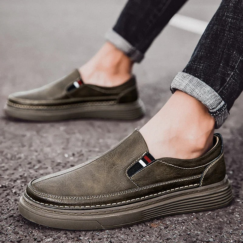 Hochwertige Leder Slipper für Herren – Ideal für Frühling & Herbst
