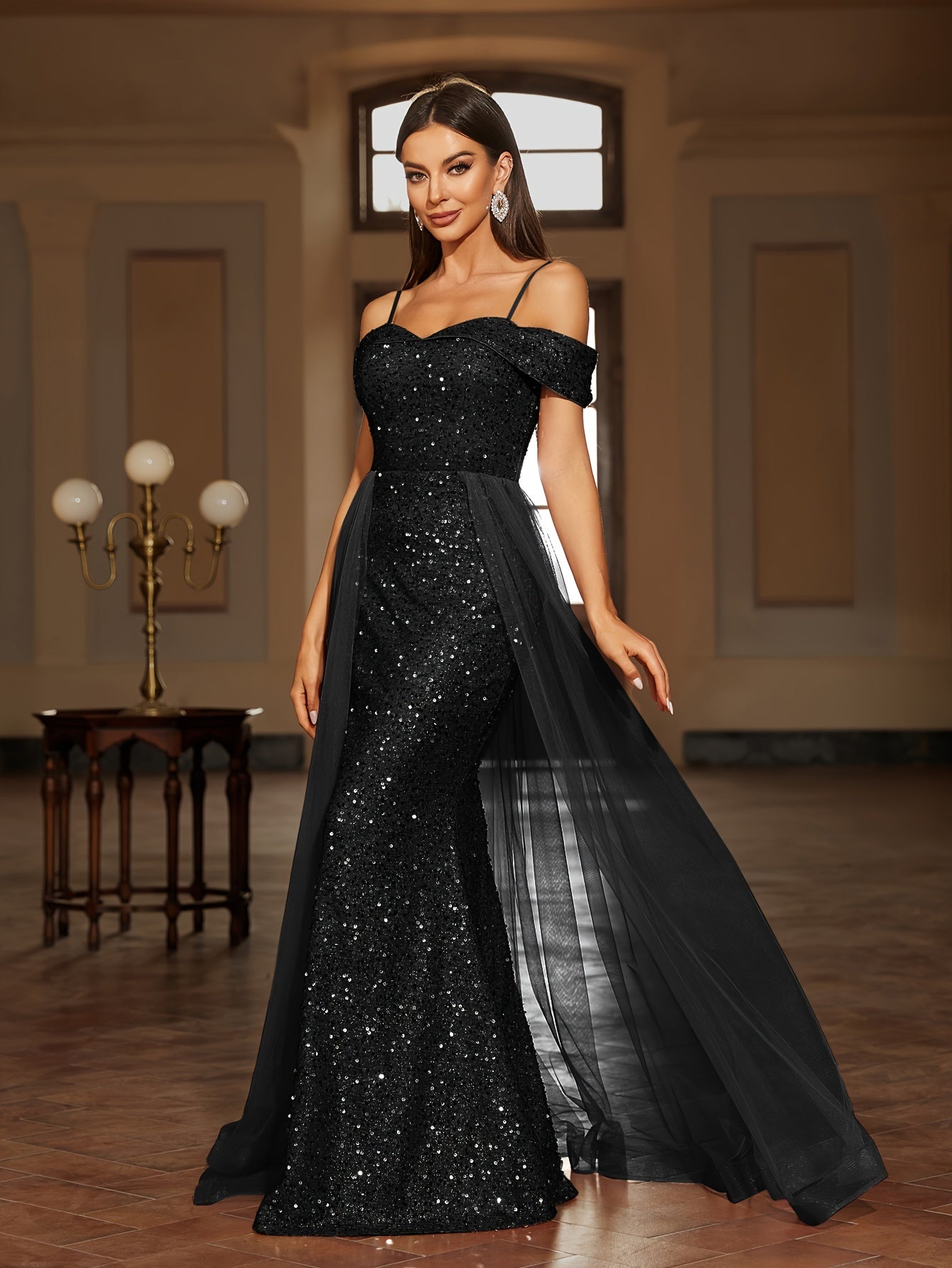 Langes Abendkleid mit taillierter Passform und fließendem Rock | Ideal für Frühling und Sommer