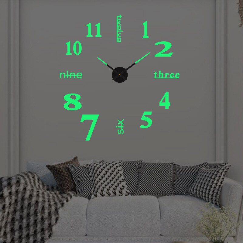 Künstlerische Wanduhr mit anpassbarem Design