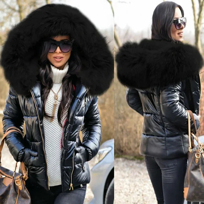 Taillierte Winterjacke mit Kunstfellkapuze | Ideal für den Winter