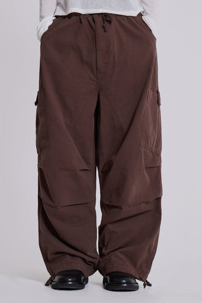 Braune Parachute Cargo-Hose  - Ideal für Herbst & Winter