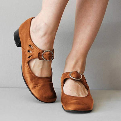 Leder-Keilabsatzsandalen mit verstellbarer Schnalle | Ideal für den Sommer