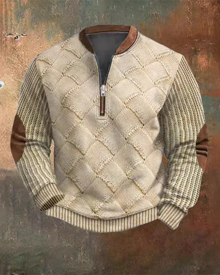 Beige Herrenpullover mit Reißverschluss, gesteppter Struktur und braunen Lederakzenten an Ellbogen und Kragen, ideal für Herbstmode.