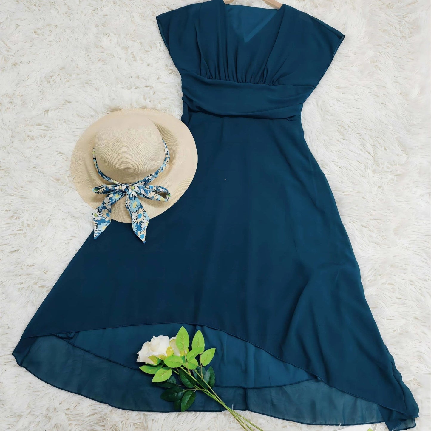 Fließendes Midi-Kleid mit Ärmeln | Ideal für Frühling