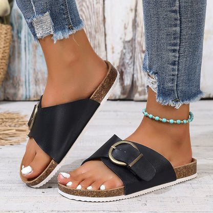 Flache Slip-On-Pantoletten mit Metalldetail | Ideal für den Sommer