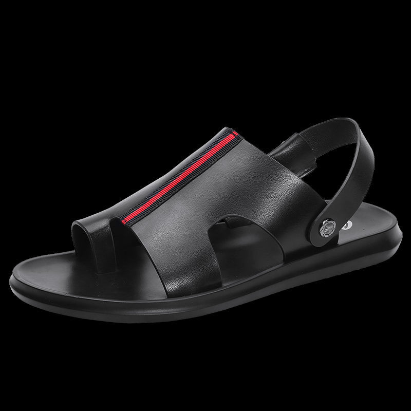 Schwarze Ledersandale mit rotem Streifen, offener Zehenpartie und verstellbarem Fersenriemen, ideal für Herrenmode und Sommeroutfits.