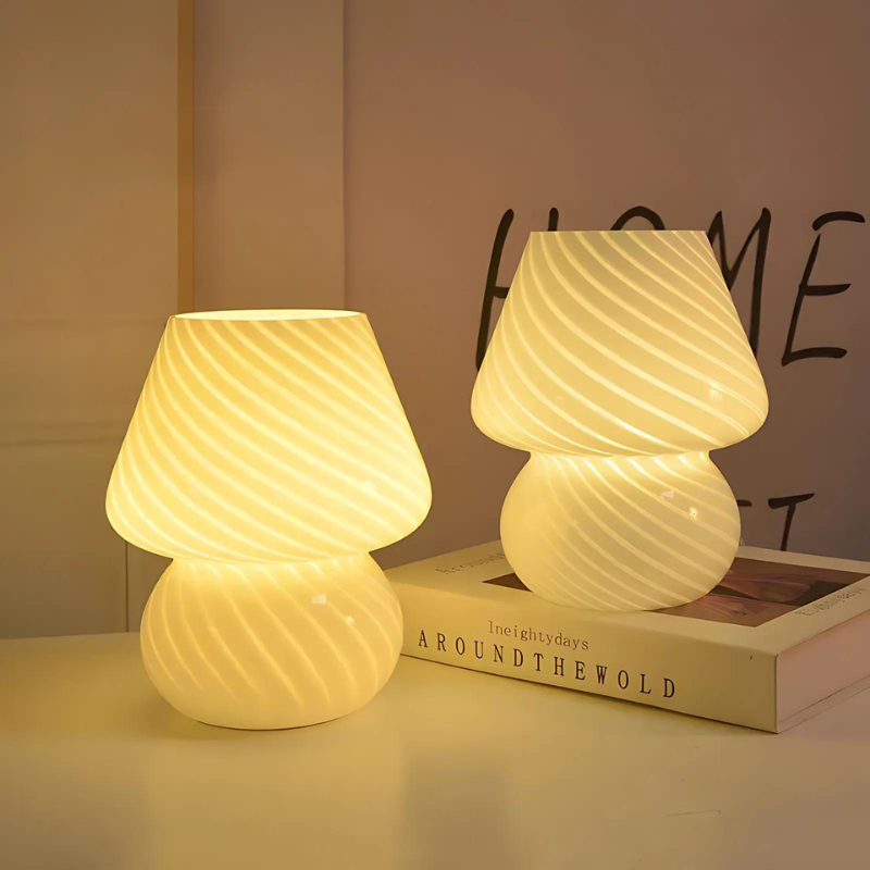 Dekorative Glas-Tischlampe für sanfte Beleuchtung