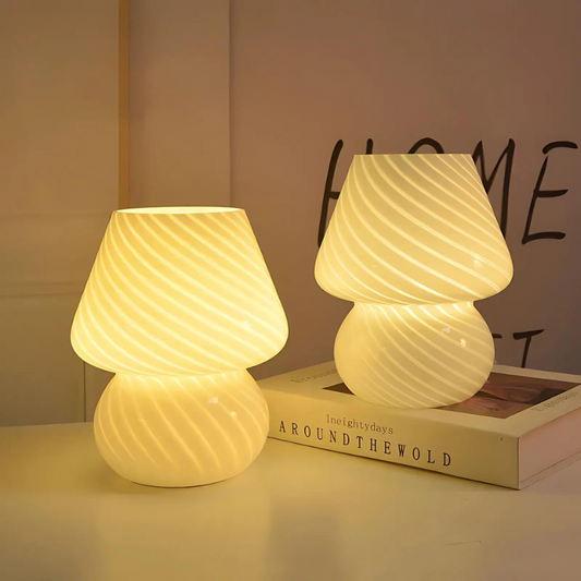 Dekorative Glas-Tischlampe für sanfte Beleuchtung