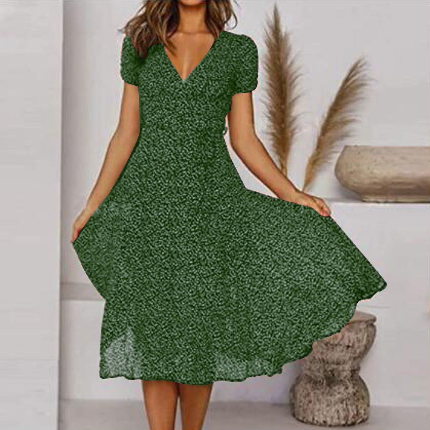 A-Linien-Kleid mit V-Ausschnitt und Fließendem Rock | Ideal für Frühling und Sommer