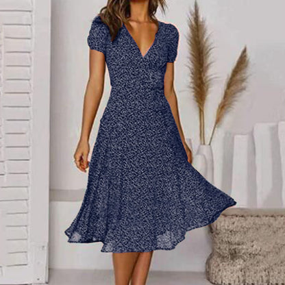 A-Linien-Kleid mit V-Ausschnitt und Fließendem Rock | Ideal für Frühling und Sommer