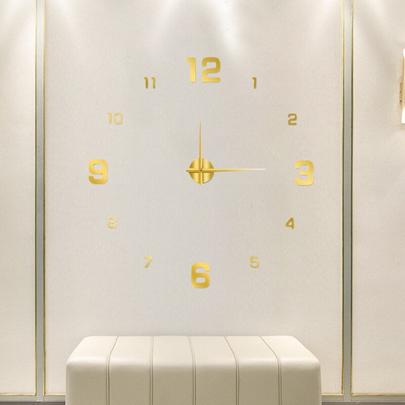Künstlerische Wanduhr mit anpassbarem Design