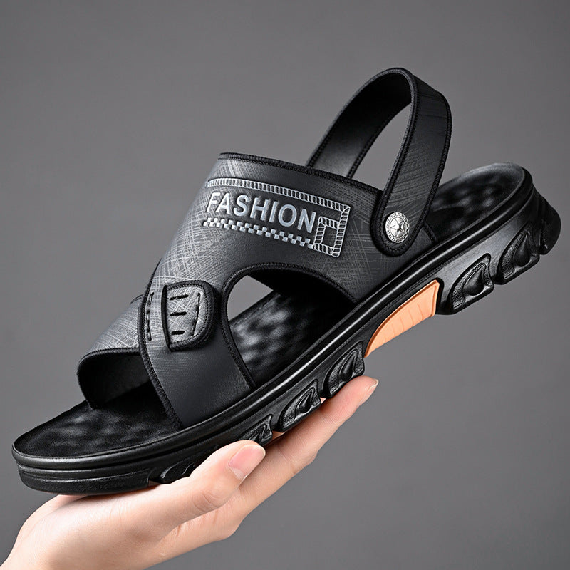 Schwarze Herrensandale mit modischem Design, rutschfester Sohle und verstellbarem Riemen, ideal für Sommer und Freizeit.