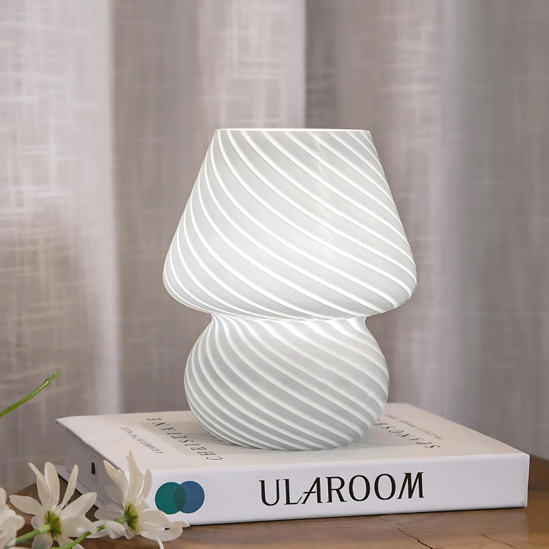 Dekorative Glas-Tischlampe für sanfte Beleuchtung