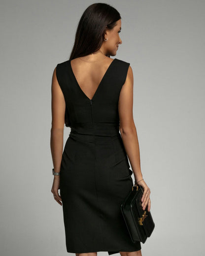 Tailliertes V-Ausschnitt-Kleid mit Seitenschlitz | Ideal für Frühling und Sommer