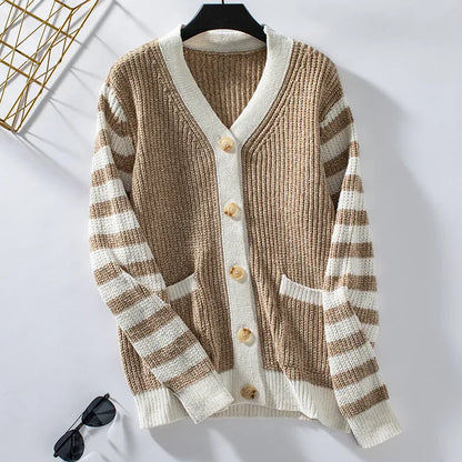 Damen Strickpullover mit Streifen, Knopfleiste und Taschen – Ideaal für den Winter