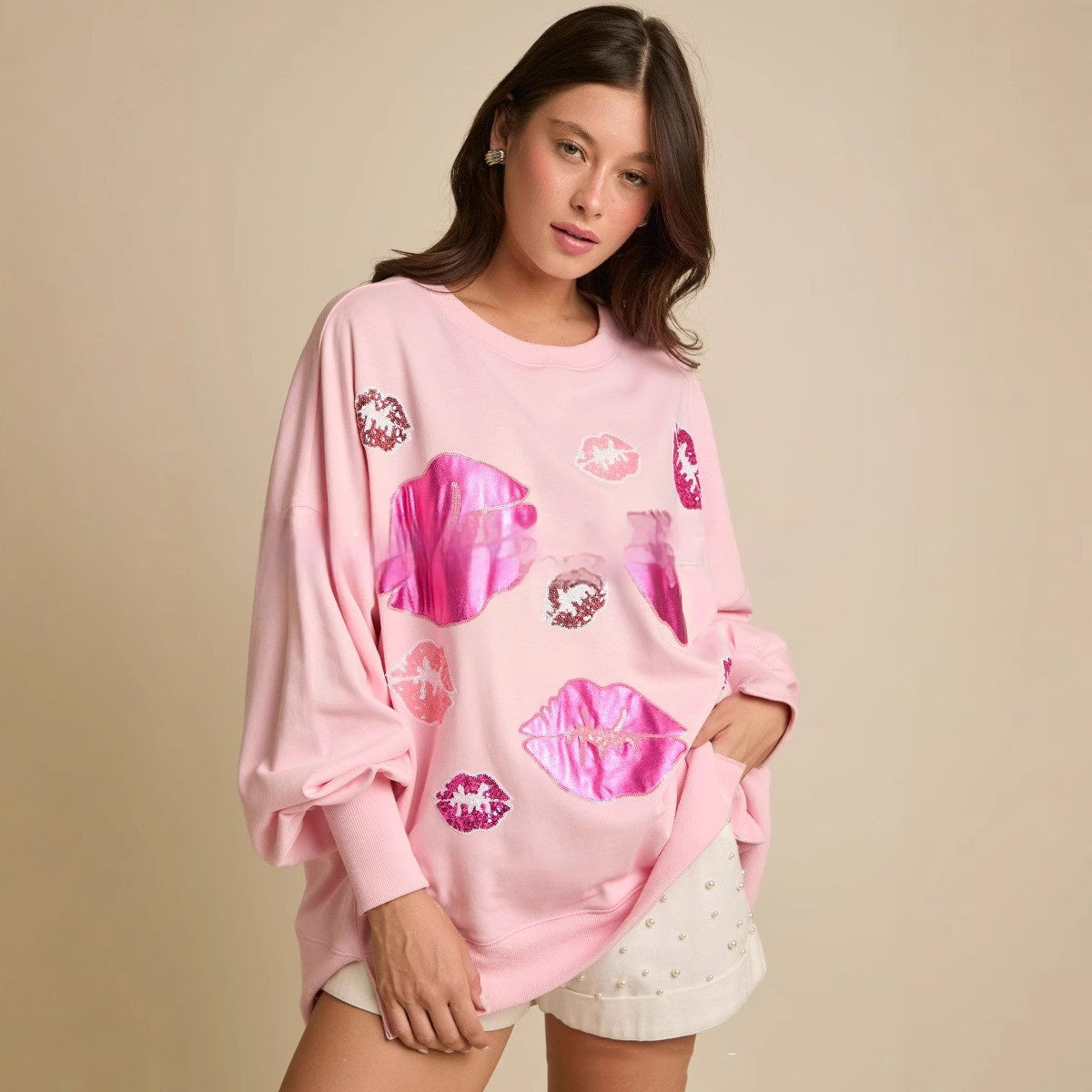 Damen Pullover-Oberteil mit Pailletten-Lippenmotiv, langen Ärmeln und mittlerer Stoffdicke